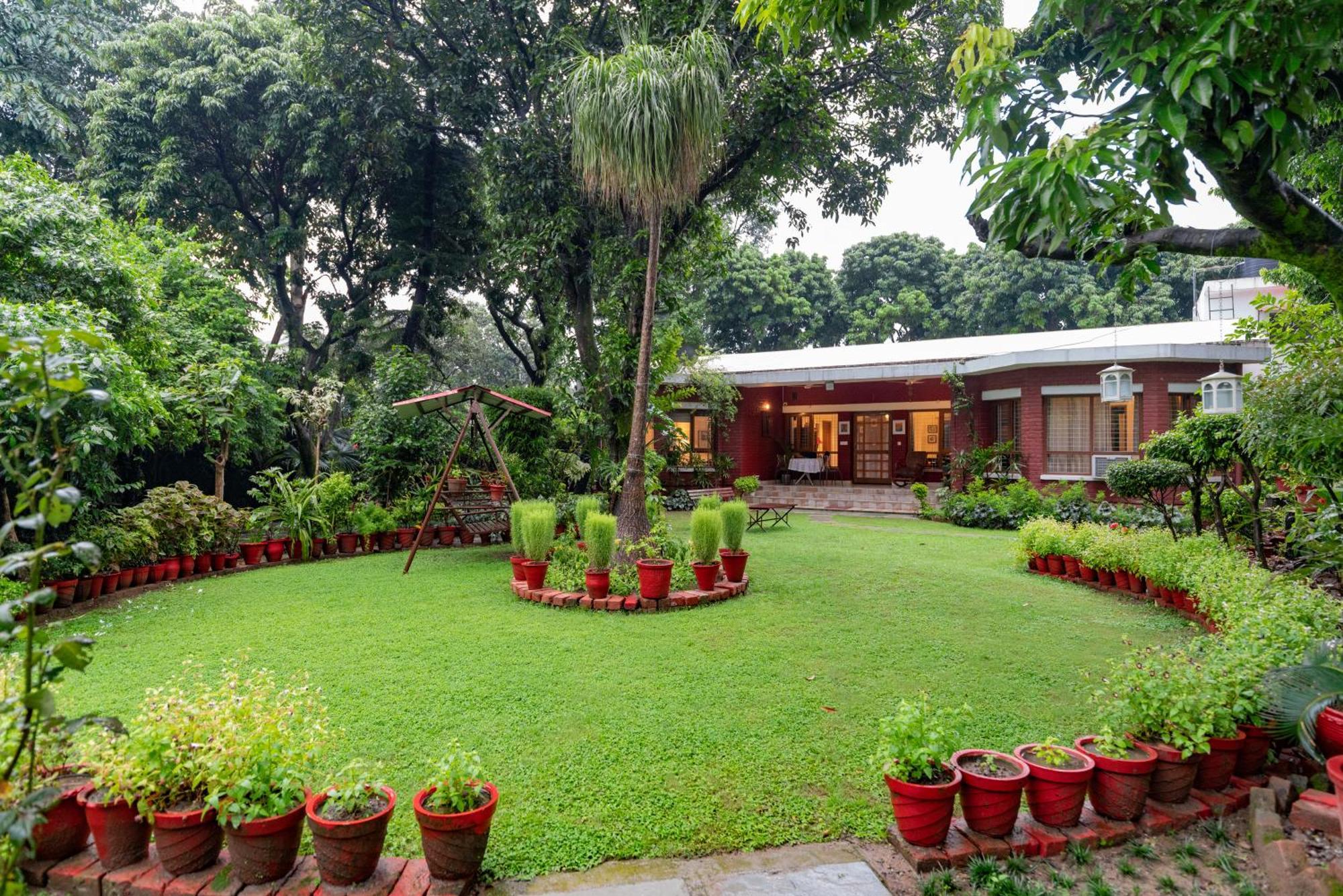 Saffronstays Doon Garden Villa - Near Doon School And Mall Road Dehradún Kültér fotó